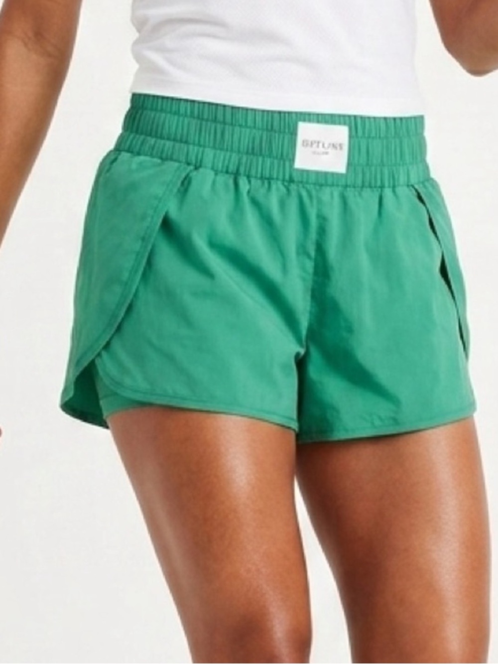 OFFLINE by Aerie The Hugger shorts in a kelly green. Size: Large - Picture 10 of 10